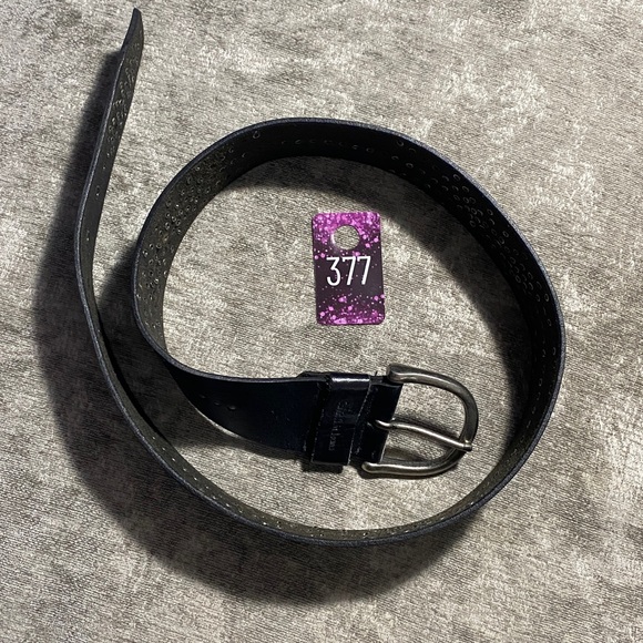 Black leather belt. Size small. {377} - Picture 8 of 8